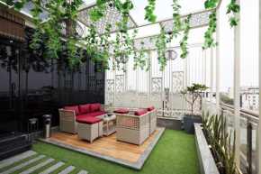 The Elegance Hotel